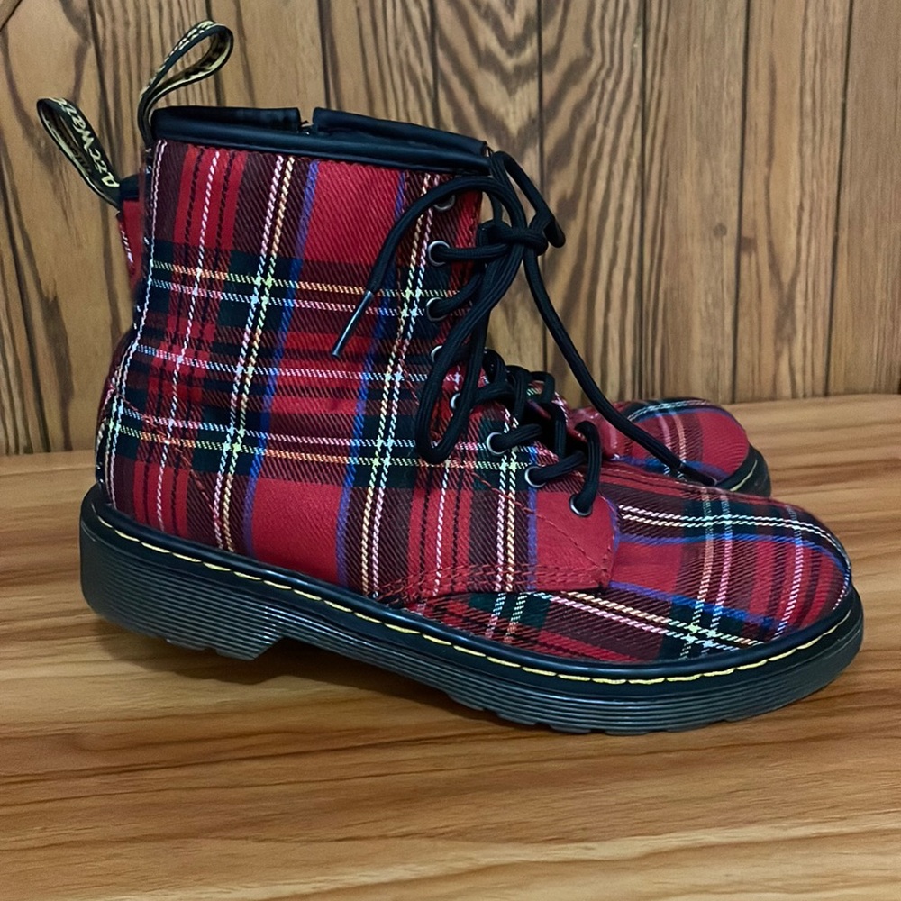 Doc Marten 1460 Tartan Kids Size 3 Brand New Condition